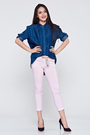 Pantaloni din material elastic cu buzunare roz cu dungi verticale