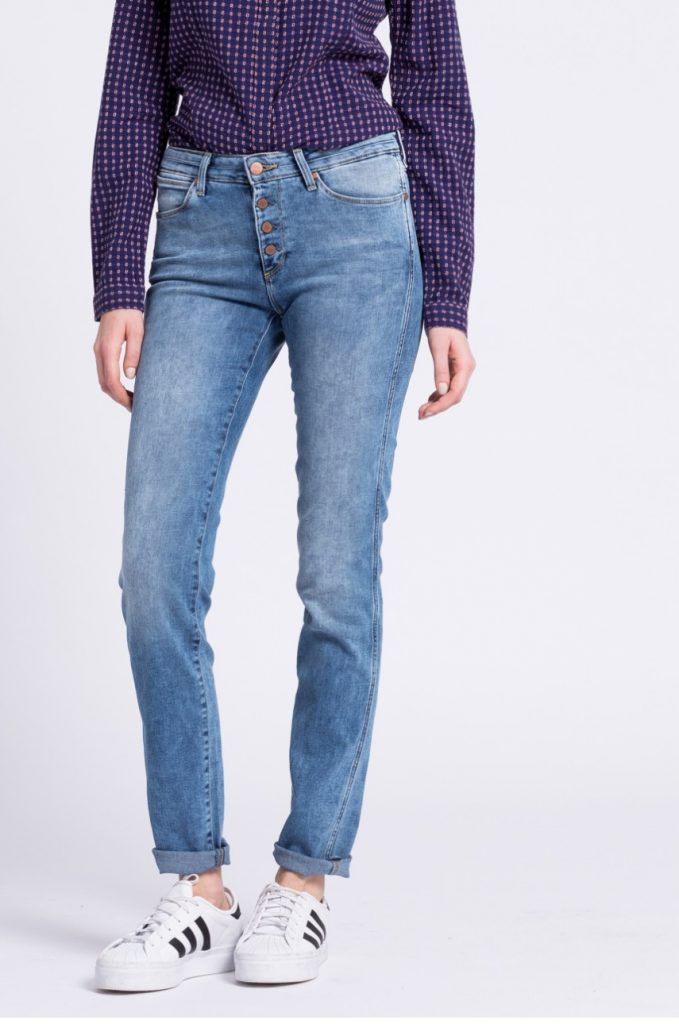 Jeansi dama skinny albastri Wrangler din denim spalacit.