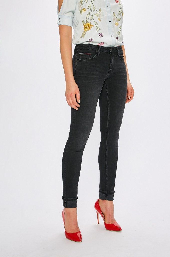Jeansi negri de firma originali marca Tommy Jeans pentru femei, modelul Naomi cu fason slim din denim spalacit